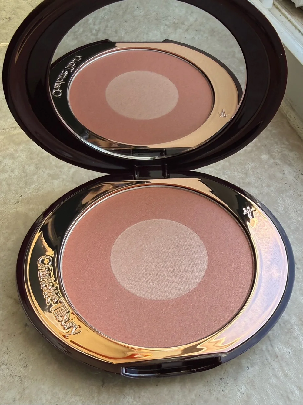 Charlotte Tilbury Cheek To Chic Blush